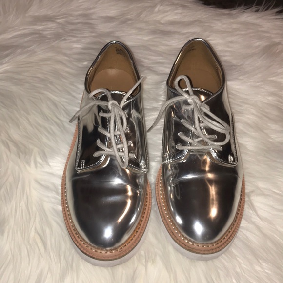 Shoes - Silver sneakers !